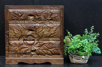 迫力ある花模様が素晴らしい日光彫の小引き出し　DC8113