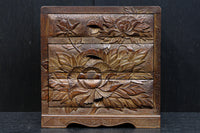 迫力ある花模様が素晴らしい日光彫の小引き出し　DC8113