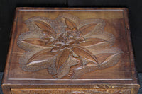 迫力ある花模様が素晴らしい日光彫の小引き出し　DC8113