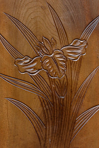 多種多様な花が美しく描かれた日光彫の小引き出し　DC8114