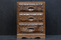 多種多様な花が美しく描かれた日光彫の小引き出し　DC8114