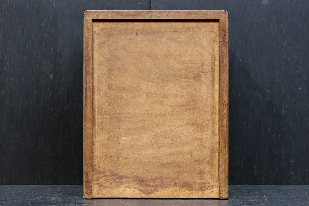 多種多様な花が美しく描かれた日光彫の小引き出し　DC8114