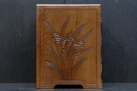 多種多様な花が美しく描かれた日光彫の小引き出し　DC8114
