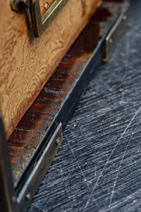 黒漆に桜紋の装飾金具が際立つ極上手許箪笥　DC8116