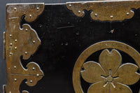 黒漆に桜紋の装飾金具が際立つ極上手許箪笥　DC8116