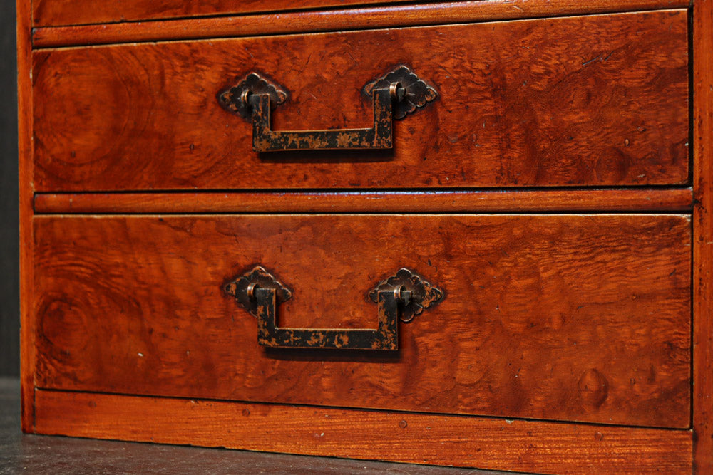 優美な杢目で華やかな針箱　DC8118