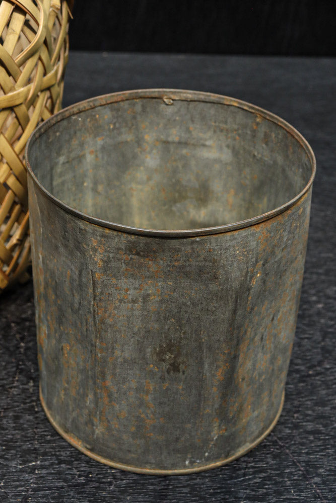 Antique tools DC8127