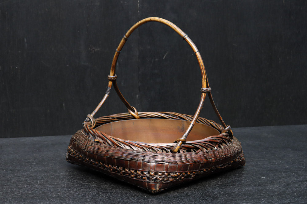 空間を上品に飾り立ててくれる花カゴ　DC8129