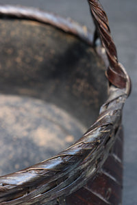 渋みを増した味わい深い竹編みカゴの炭入れ　DC8130