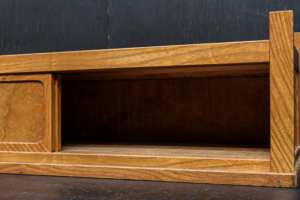 4枚引き戸のごく小さな置き床　DC8134