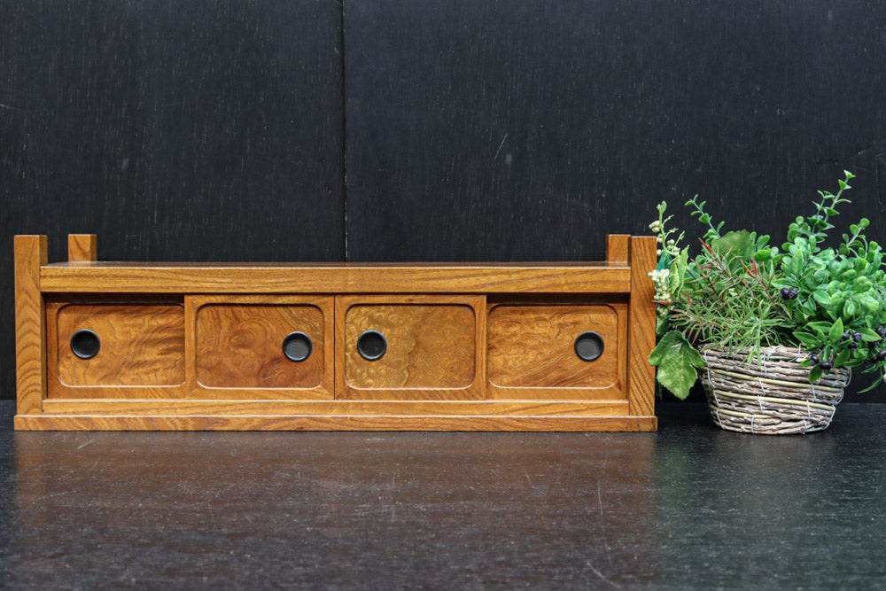 4枚引き戸のごく小さな置き床　DC8134