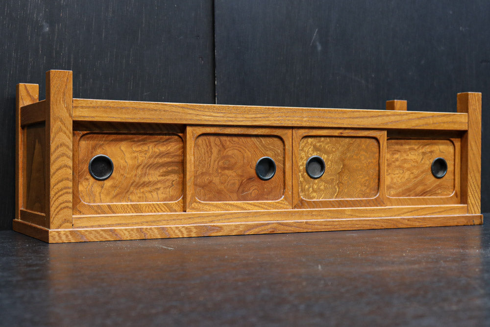 4枚引き戸のごく小さな置き床　DC8134