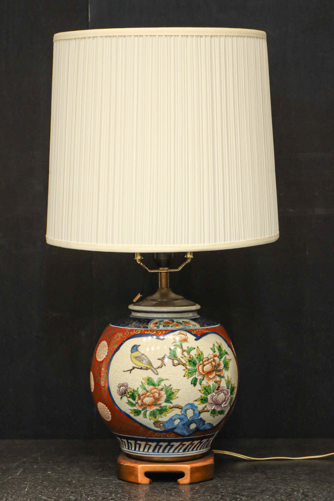 色絵錦手の華やかな彩りのスタンドライト　DC8138