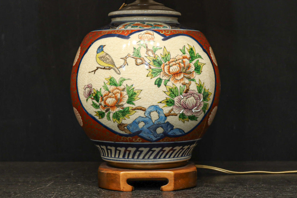 色絵錦手の華やかな彩りのスタンドライト　DC8138