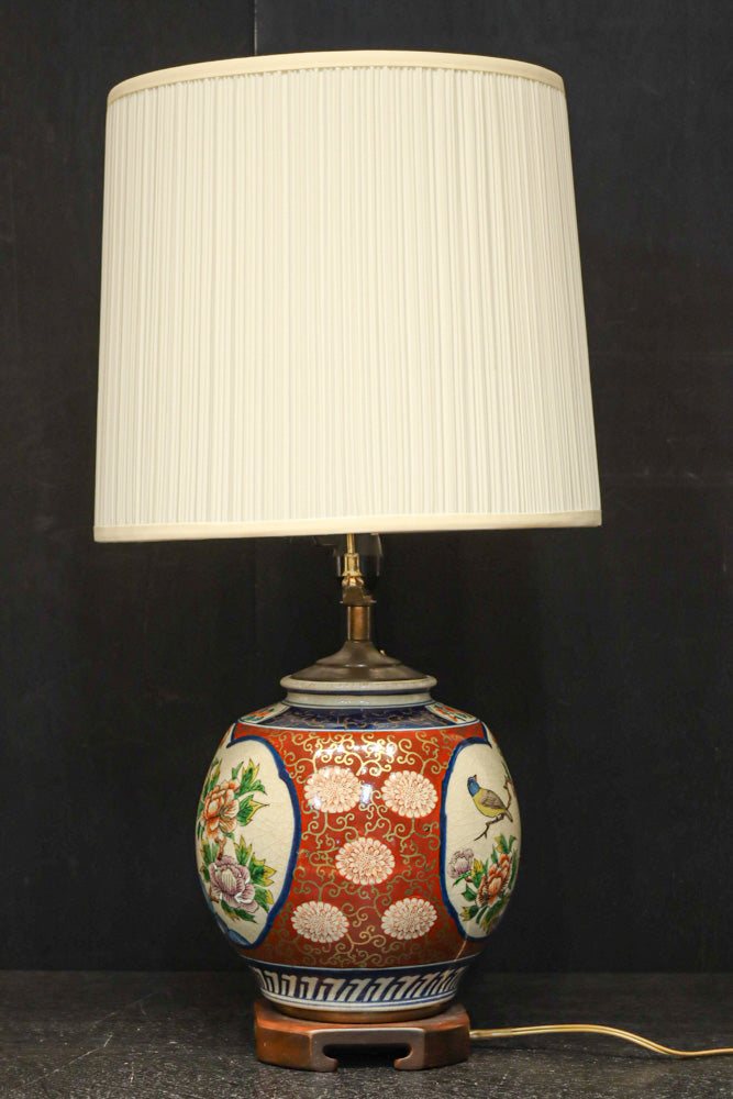 色絵錦手の華やかな彩りのスタンドライト　DC8138