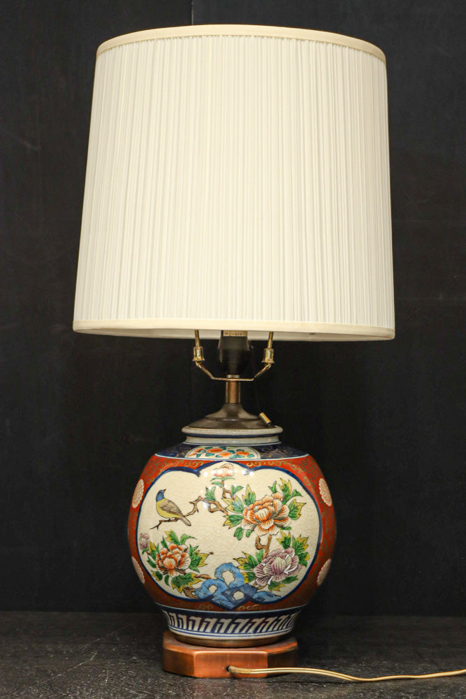 色絵錦手の華やかな彩りのスタンドライト　DC8138