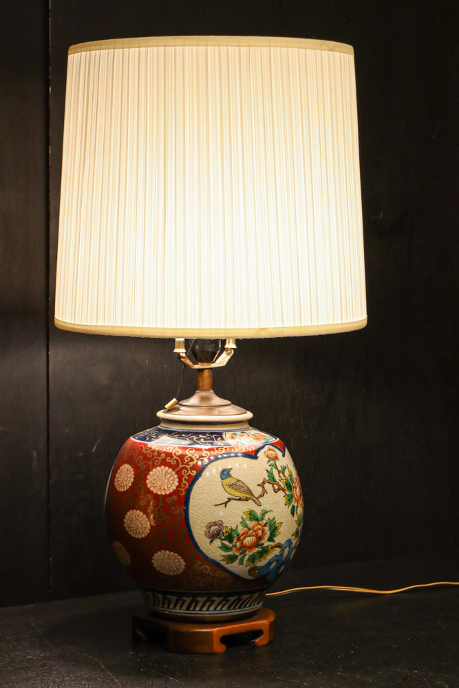 色絵錦手の華やかな彩りのスタンドライト　DC8138