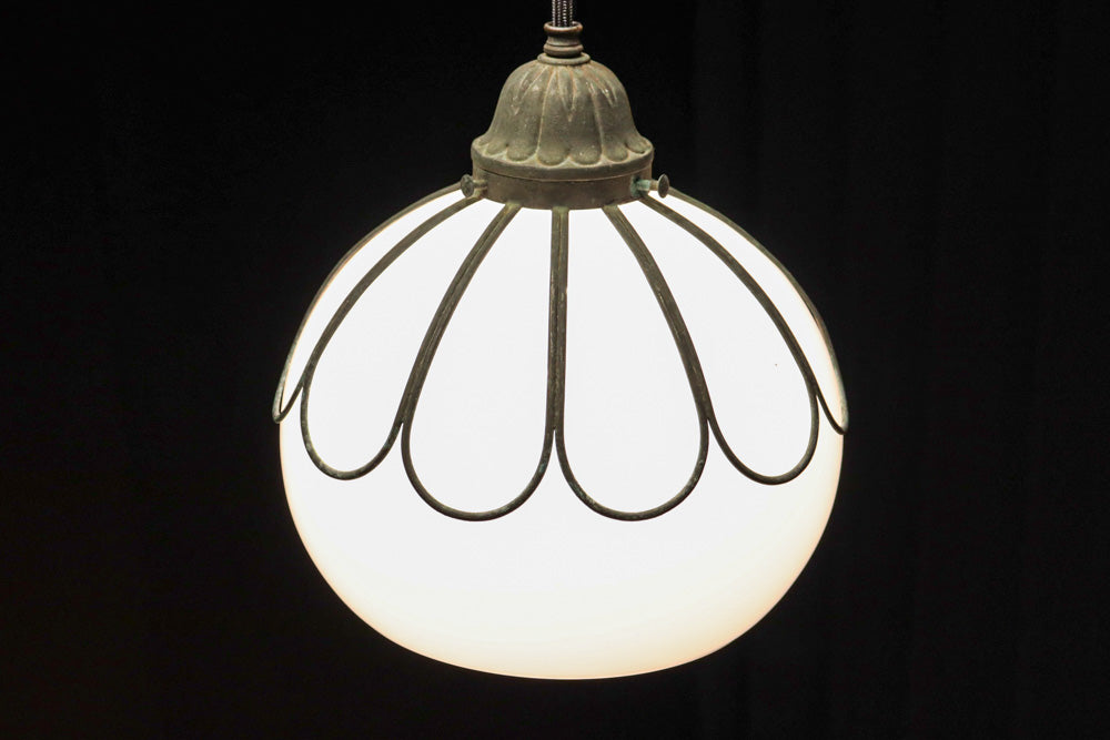 エレガントな金具フレームが素敵な電笠　DC8145