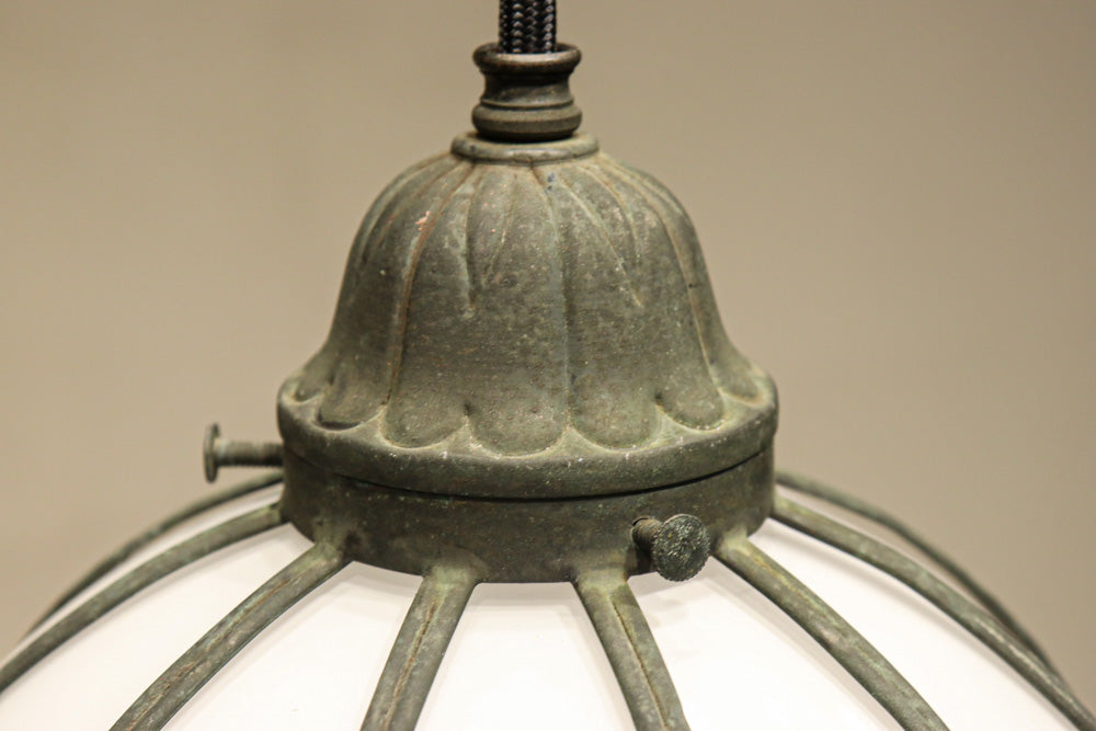 エレガントな金具フレームが素敵な電笠　DC8145