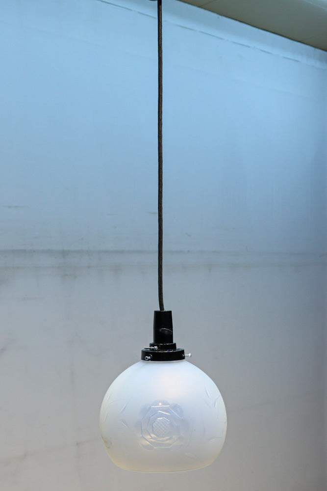 【ご精算用】オパールセントに大輪のお花の透かし模様が優雅に浮かぶ電笠　DC8146