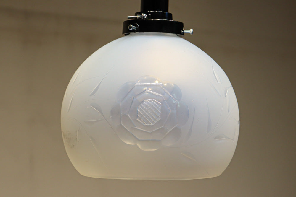 【ご精算用】オパールセントに大輪のお花の透かし模様が優雅に浮かぶ電笠　DC8146