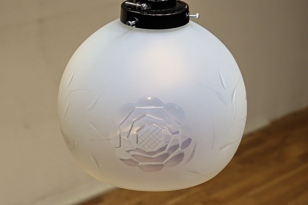 【ご精算用】オパールセントに大輪のお花の透かし模様が優雅に浮かぶ電笠　DC8146