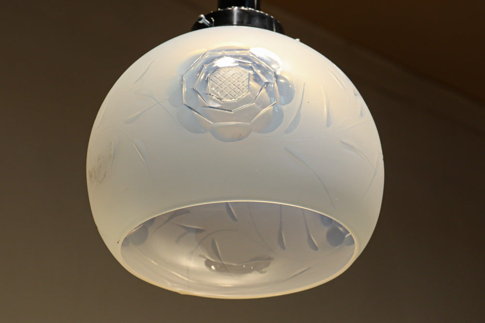 【ご精算用】オパールセントに大輪のお花の透かし模様が優雅に浮かぶ電笠　DC8146