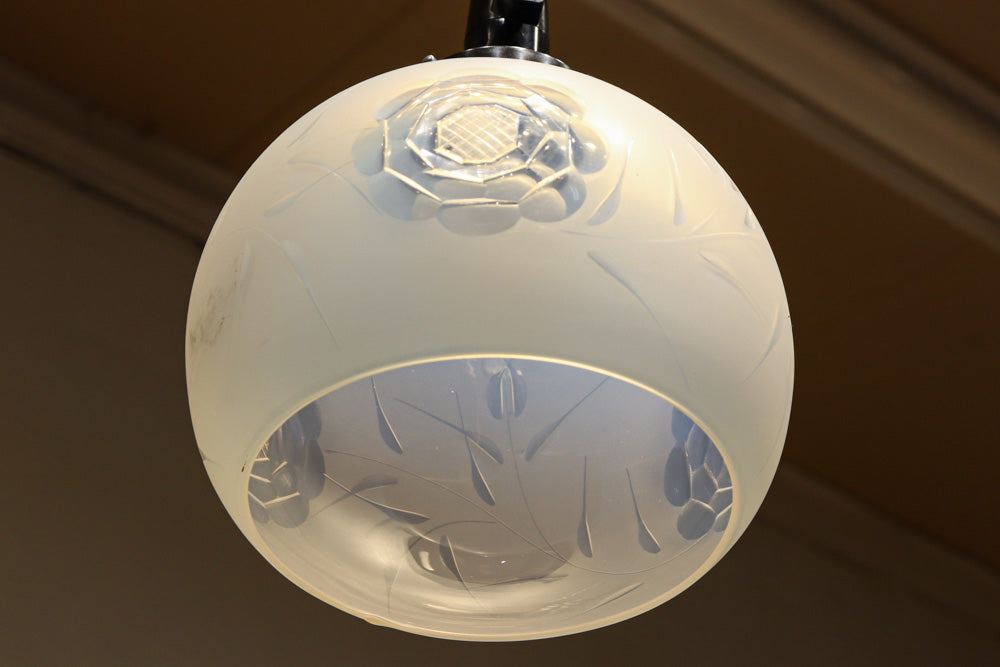 【ご精算用】オパールセントに大輪のお花の透かし模様が優雅に浮かぶ電笠　DC8146