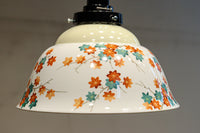 可愛らしい紅葉の絵柄が映えるノリタケの電笠　DC8147