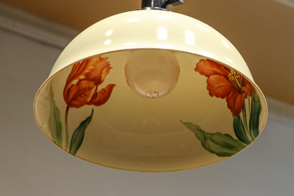 内面に花柄模様が描かれたノリタケの電笠　DC8148