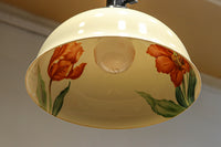 内面に花柄模様が描かれたノリタケの電笠　DC8148