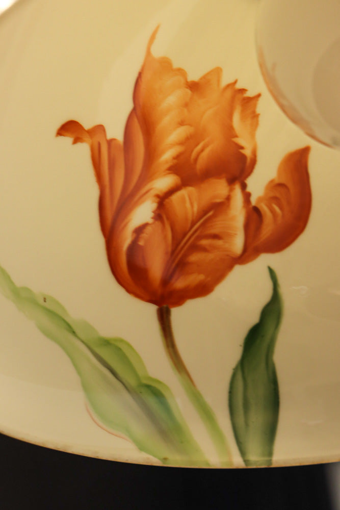 内面に花柄模様が描かれたノリタケの電笠　DC8148