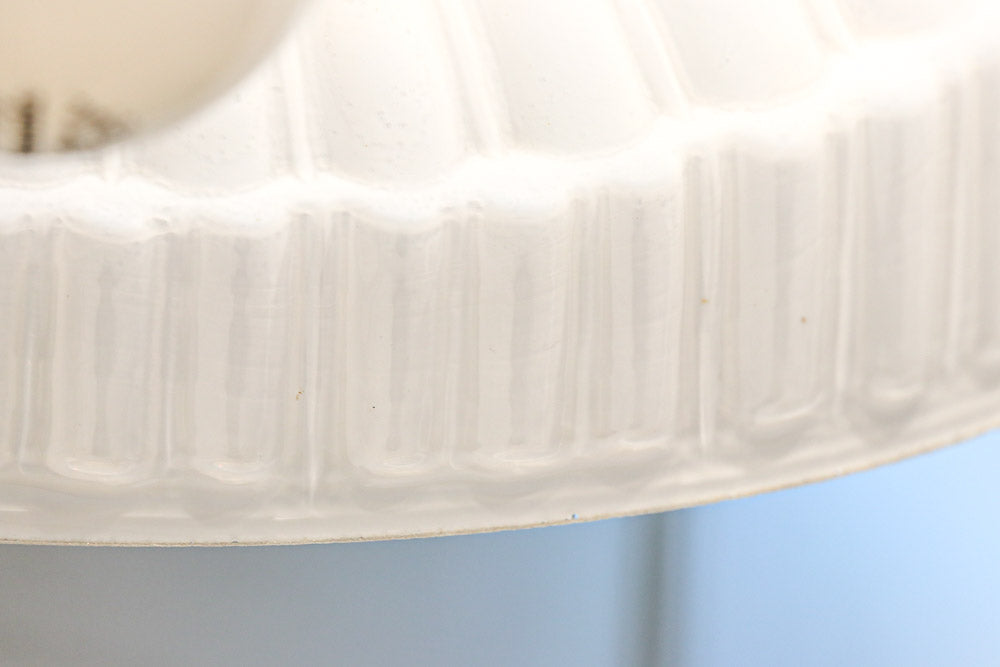 プレス模様でお洒落な雰囲気あるプレスガラス電笠　DC8150