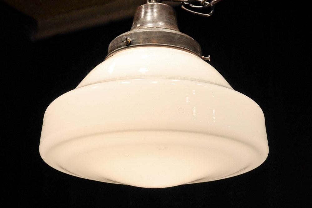 丸みを帯びたシンプルデザインが魅力な電笠　DC8155