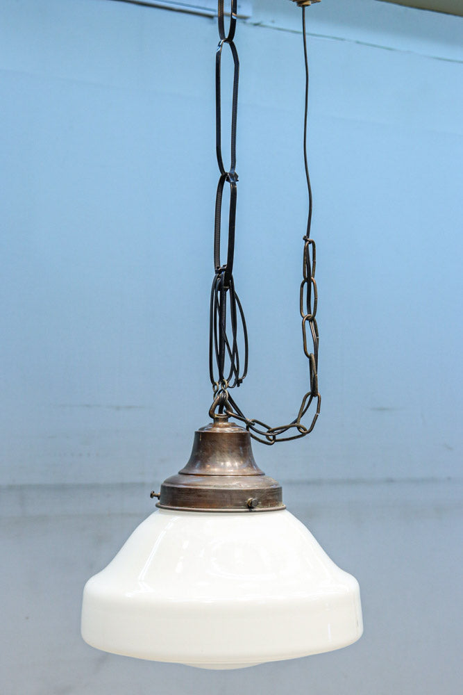 丸みを帯びたシンプルデザインが魅力な電笠　DC8155