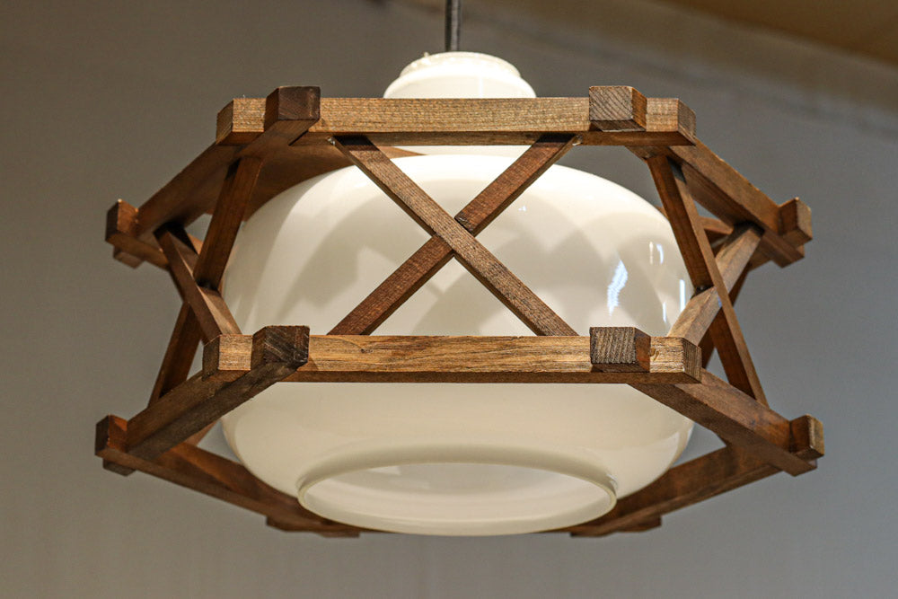 六角形の木枠が和モダンに飾る電笠　DC8159