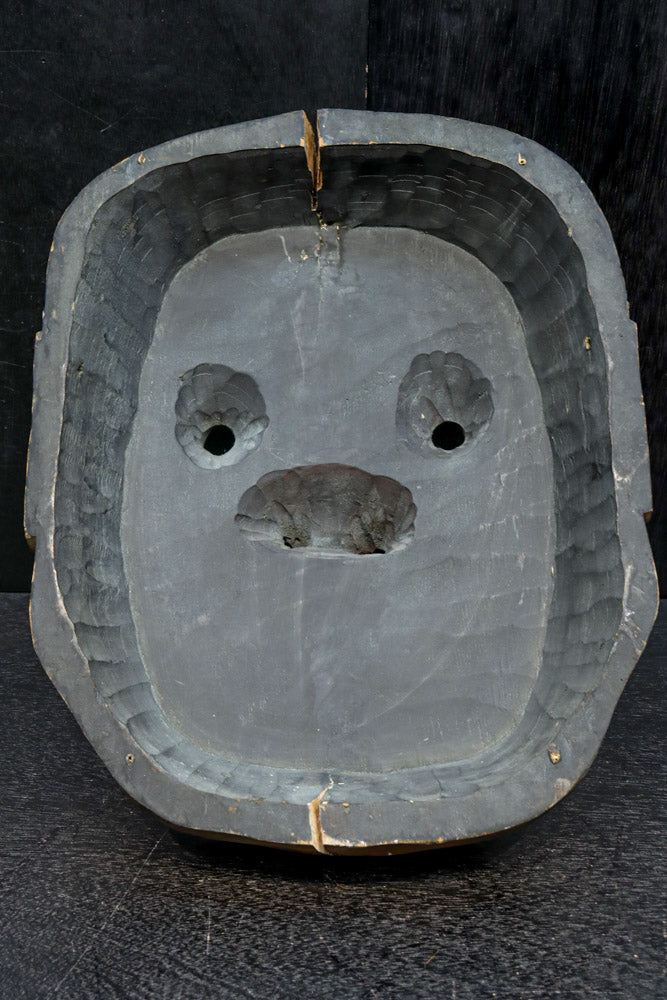 大型!! 珍品!! 気迫溢れる表情の風格ある木彫の大きな天狗面　DC8160