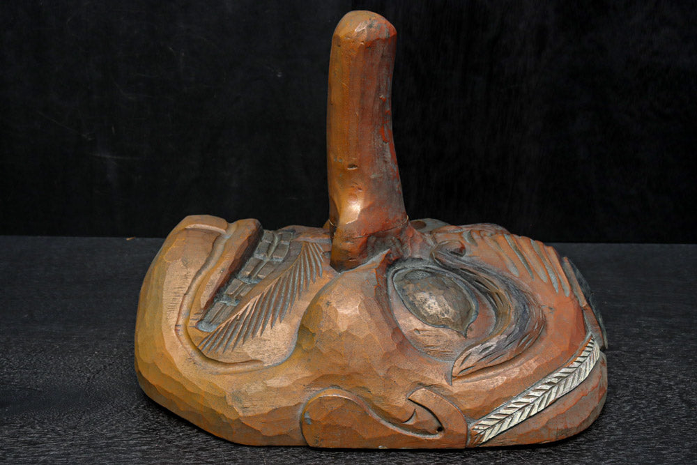 大型!! 珍品!! 気迫溢れる表情の風格ある木彫の大きな天狗面