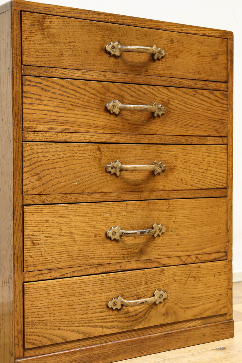 書類整理に使い勝手の良い小引き出し　DC8178