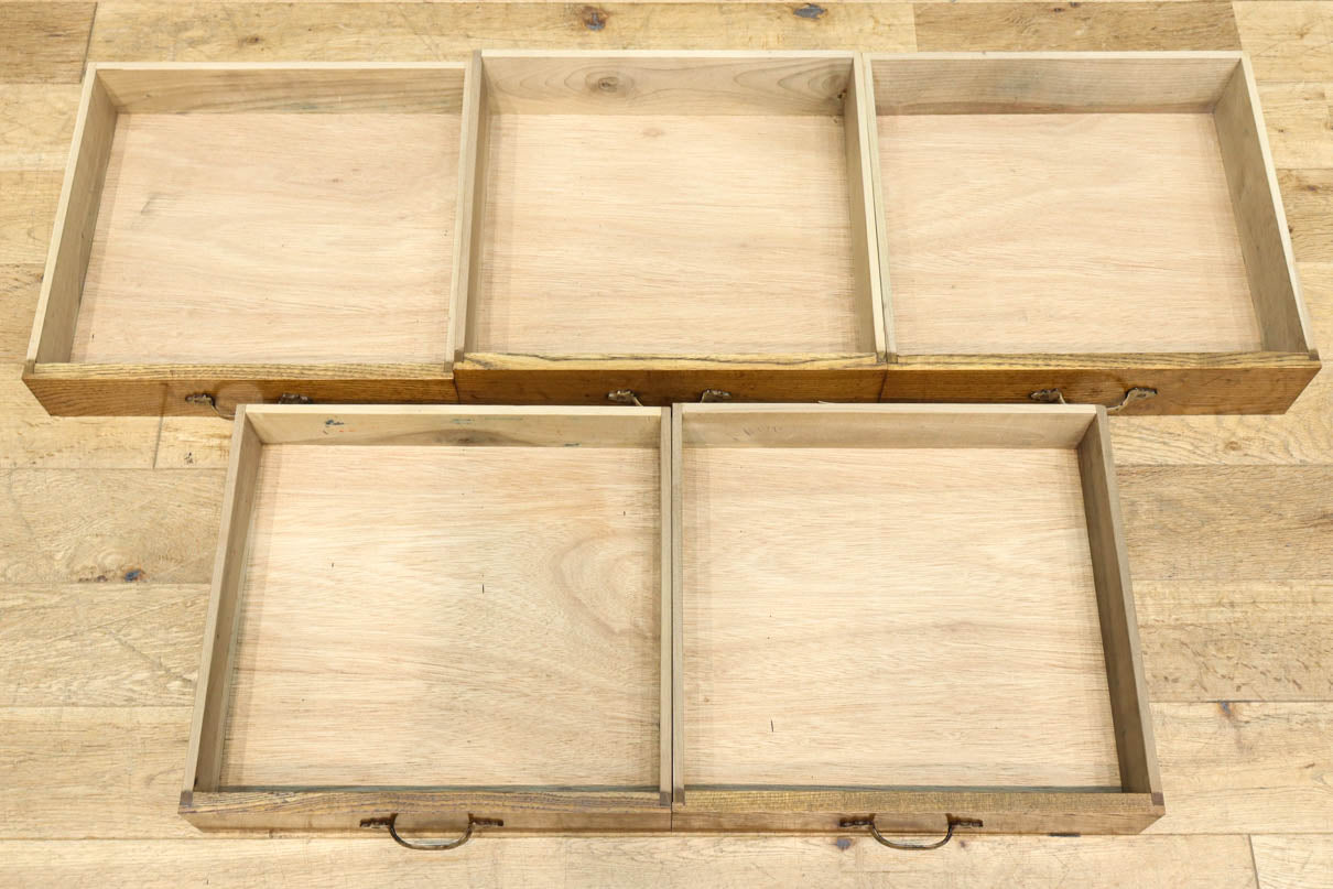 書類整理に使い勝手の良い小引き出し　DC8178