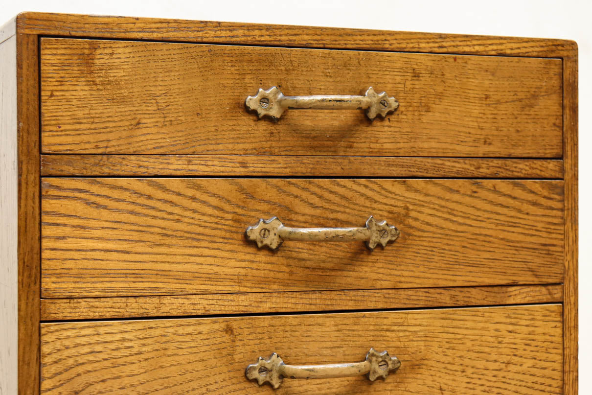 書類整理に使い勝手の良い小引き出し　DC8178