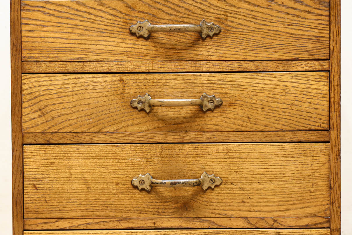 書類整理に使い勝手の良い小引き出し　DC8178