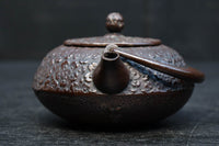 桜模様が浮かぶ小さな鉄瓶　DC8184