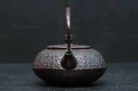 桜模様が浮かぶ小さな鉄瓶　DC8184