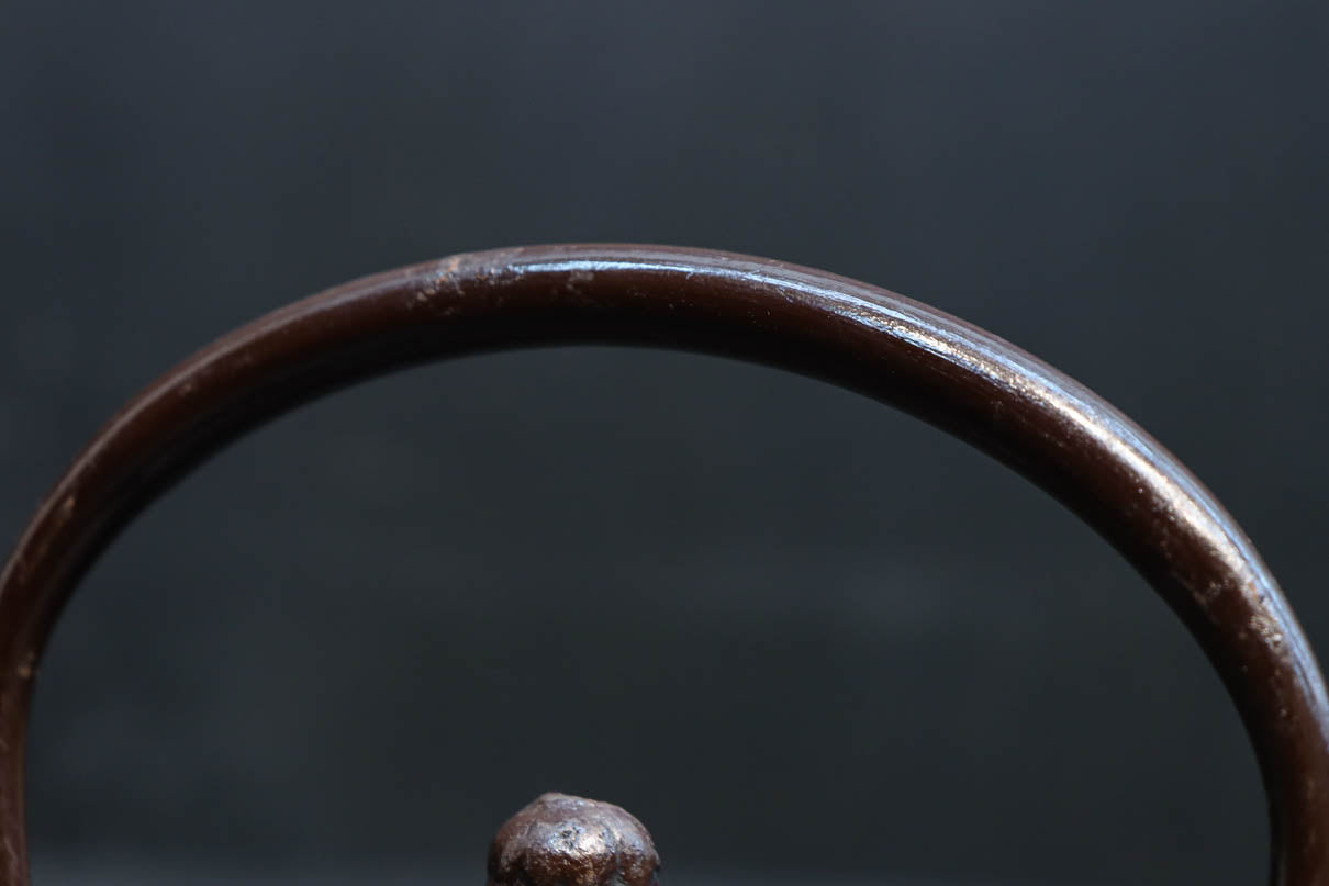 桜模様が浮かぶ小さな鉄瓶　DC8184