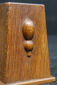 深い味わいの木製のペン立て　DC8185