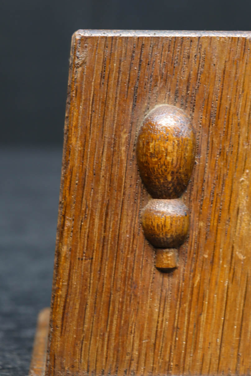 深い味わいの木製のペン立て　DC8185