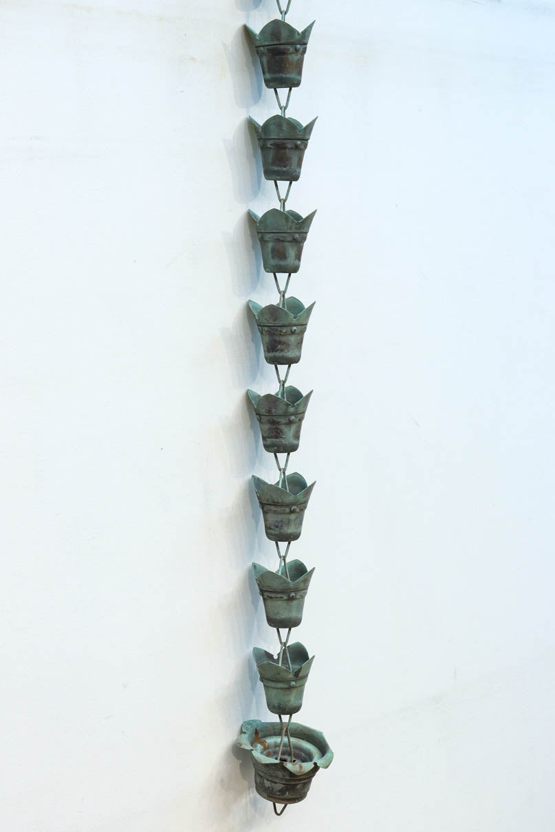 時代の風合いを纏った蕾のような鎖樋　DC8186