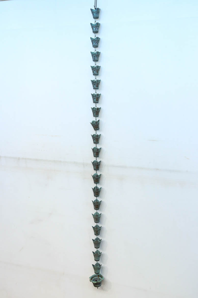 時代の風合いを纏った蕾のような鎖樋　DC8186