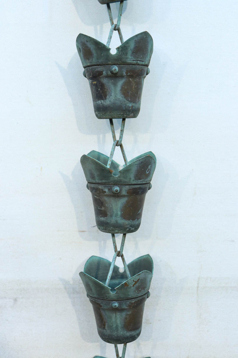 時代の風合いを纏った蕾のような鎖樋　DC8186